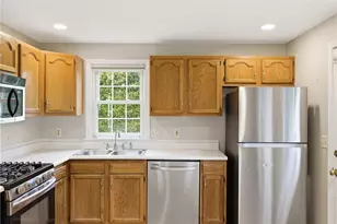 49 Harvest Rd, Middletown, RI 02842 - Photo 5