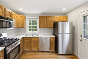 49 Harvest Rd, Middletown, RI 02842 - Photo 9