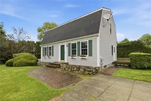 49 Harvest Rd, Middletown, RI 02842 - Photo 3