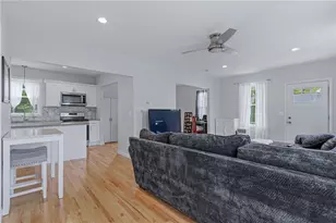 224 Francis Ave, North Providence, RI 02904 - Photo 9