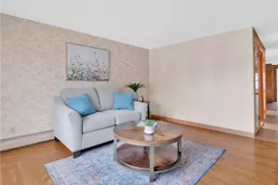 33 Alden St, Providence, RI 02909 - Photo 5