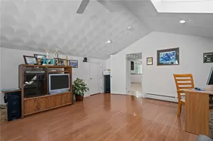 40 Conanicus Rd, Narragansett, RI 02882 - Photo 37