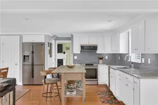 6 Driftwood Dr, Barrington, RI 02806 - Photo 5