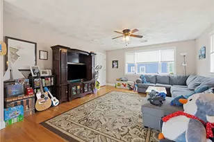 6 Wilson St, Bristol, RI 02809 - Photo 3