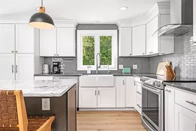 18 Waterman Street, Bristol, RI 02809 - Photo 7