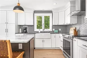 18 Waterman St, Bristol, RI 02809 - Photo 7