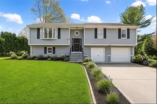 18 Waterman St, Bristol, RI 02809 - Photo 5