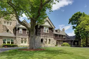 127 Harrison Ave, Newport, RI 02840 - Photo 7