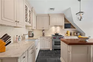 127 Harrison Ave, Newport, RI 02840 - Photo 27