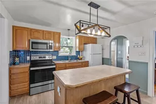 1223 Cumberland Hill Rd, Woonsocket, RI 02895 - Photo 11