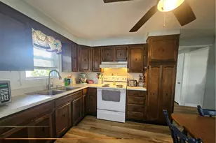 11 Jones Ave, Pawtucket, RI 02861 - Photo 11