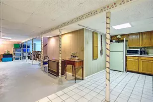 72 Vermont St, Cranston, RI 02920 - Photo 23