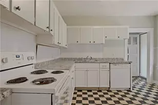 4 Dresser St, Newport, RI 02840 - Photo 11