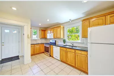 30 Langham Road, Providence, RI 02906 - Photo 17