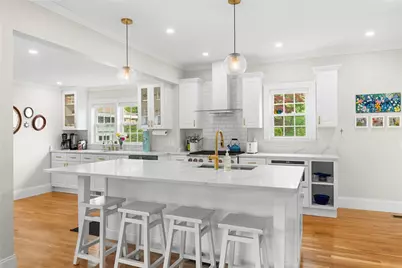 1144 Narragansett Boulevard, Cranston, RI 02905 - Photo 11