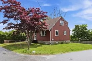 129 Dewolf Ave, Bristol, RI 02809 - Photo 3