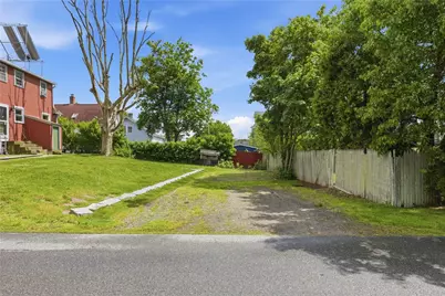 129 Dewolf Avenue, Bristol, RI 02809 - Photo 27