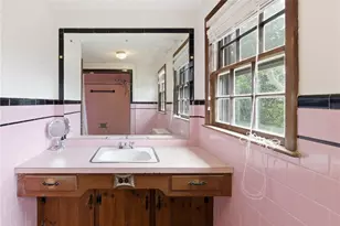129 Dewolf Ave, Bristol, RI 02809 - Photo 17