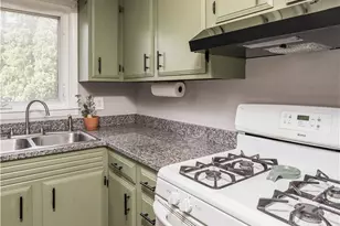 17 Caporal St, Cranston, RI 02910 - Photo 19