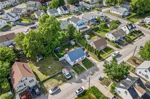 17 Caporal St, Cranston, RI 02910 - Photo 3