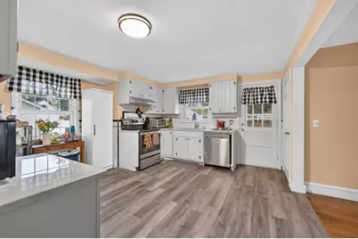 130 Vaughn Avenue, Warwick, RI 02886 - Photo 5