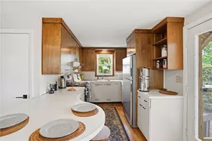 407 Smithfield Ave, Pawtucket, RI 02860 - Photo 5