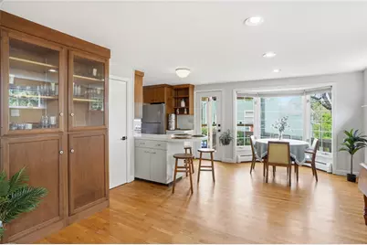 407 Smithfield Avenue, Pawtucket, RI 02860 - Photo 9