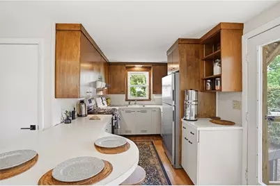 407 Smithfield Avenue, Pawtucket, RI 02860 - Photo 5