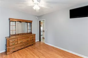 82 Owen Ave, Pawtucket, RI 02860 - Photo 13