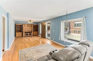 82 Owen Ave, Pawtucket, RI 02860 - Photo 3