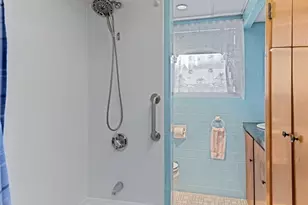 82 Owen Ave, Pawtucket, RI 02860 - Photo 11