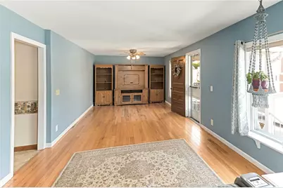 82 Owen Avenue, Pawtucket, RI 02860 - Photo 5