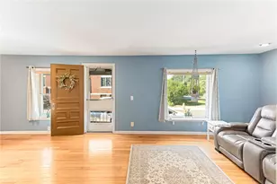 82 Owen Ave, Pawtucket, RI 02860 - Photo 3
