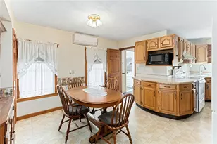 82 Owen Ave, Pawtucket, RI 02860 - Photo 7