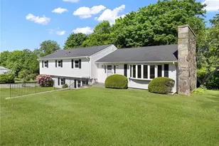 7 Westwood Dr, Portsmouth, RI 02871 - Photo 7