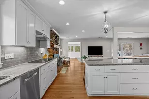 42 Georgiana Dr, Cumberland, RI 02864 - Photo 3