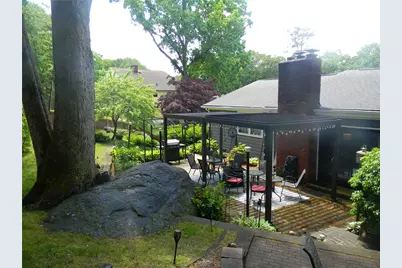 90 Quaker Drive, West Warwick, RI 02893 - Photo 9