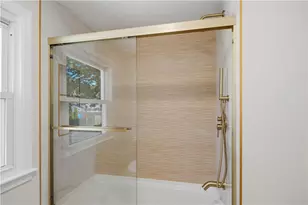 247 Asylum Rd, Warwick, RI 02886 - Photo 13