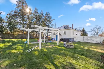136 Windmill Street, Pawtucket, RI 02860 - Photo 21