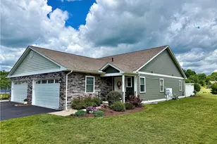 107 Bella Vista Cir, Glocester, RI 02859 - Photo 3