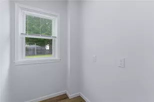 75 Baldwin St, Pawtucket, RI 02860 - Photo 7