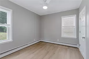 75 Baldwin St, Pawtucket, RI 02860 - Photo 9