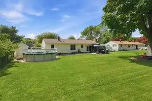 127 Sun Valley Dr, Cumberland, RI 02864 - Photo 33