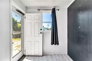 203 Farmington Ave, Cranston, RI 02920 - Photo 17