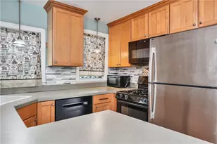 203 Farmington Ave, Cranston, RI 02920 - Photo 13