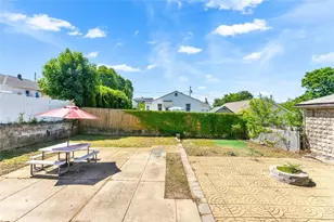 203 Farmington Ave, Cranston, RI 02920 - Photo 27