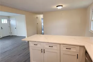 11 Wood St, West Warwick, RI 02893 - Photo 5