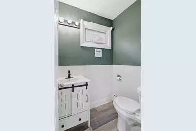 27 Hemlock Avenue, Cranston, RI 02910 - Photo 9