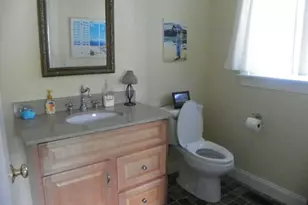 37 Hull St, South Kingstown, RI 02879 - Photo 7