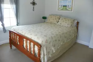 37 Hull St, South Kingstown, RI 02879 - Photo 9